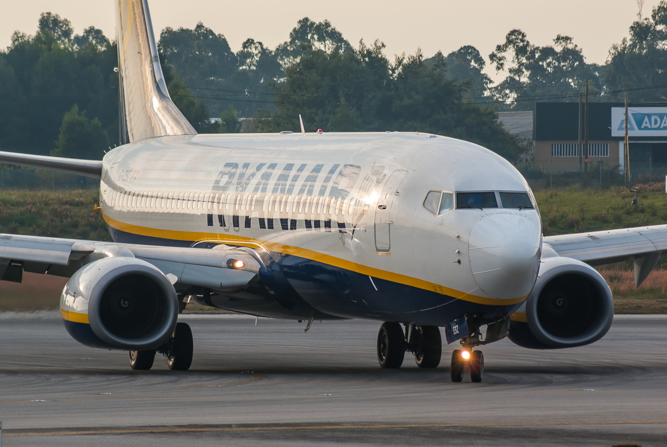 EI-ESZ (34996) 2011 Boeing 737-8AS(WL)