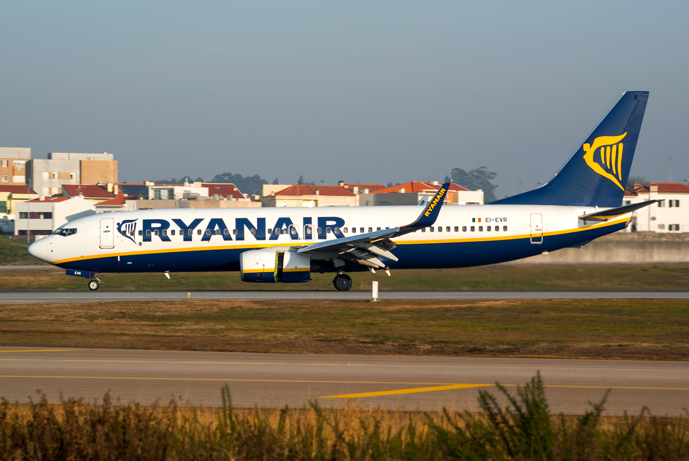 EI-EVR (40295) 2012 Boeing 737-8AS(WL)