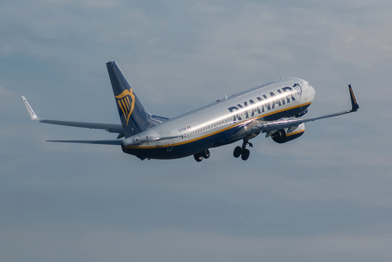 EI-FIN (44701) 2015 Boeing 737-8AS(WL)