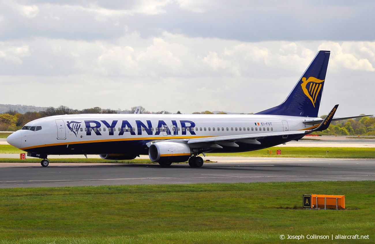 EI-FOT (44730) 2016 Boeing 737-8AS(WL)