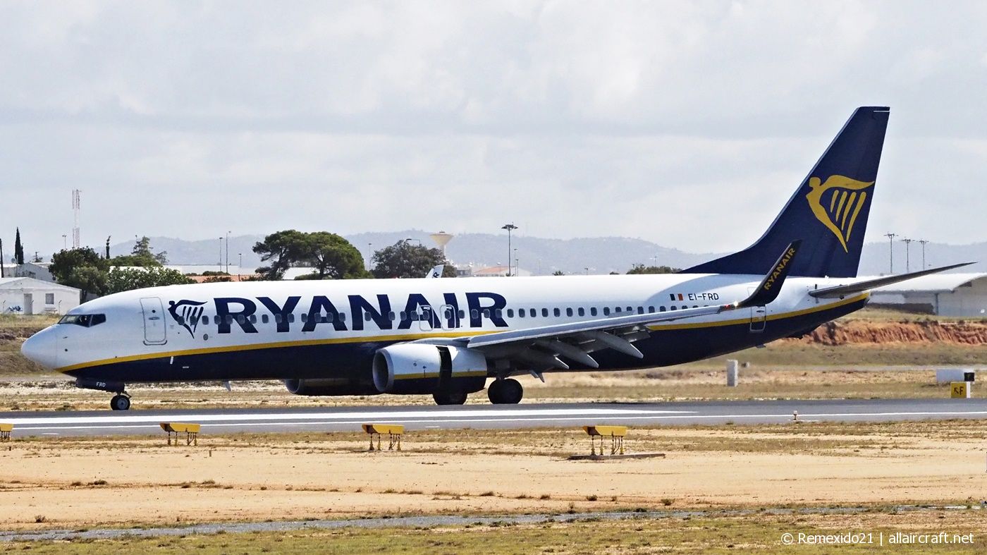 EI-FRD (44738) 2016 Boeing 737-8AS(WL)