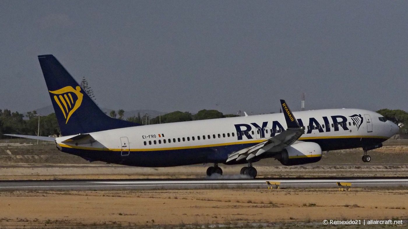 EI-FRO (44742) 2016 Boeing 737-8AS(WL)