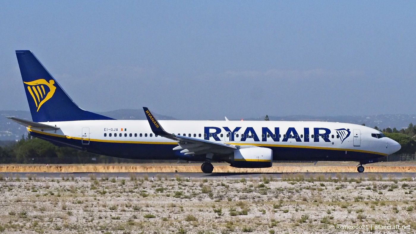 EI-GJA (44819) 2018 Boeing 737-8AS(WL)