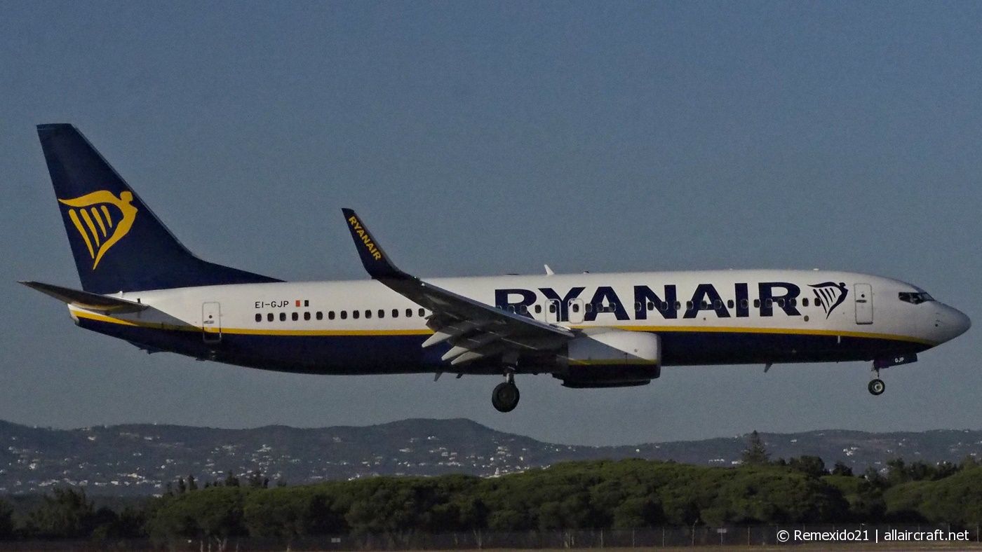EI-GJP (44834) 2018 Boeing 737-8AS(WL)