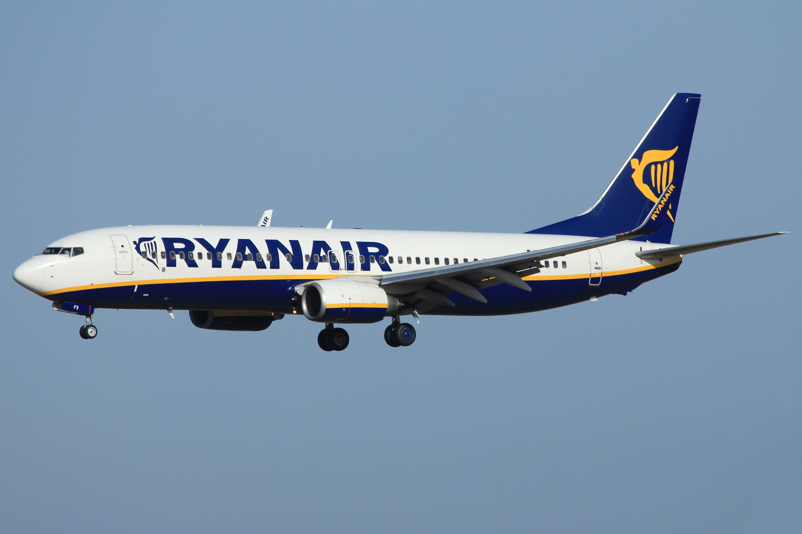 EI-EFX (35019) 2009 Boeing 737-8AS(WL)