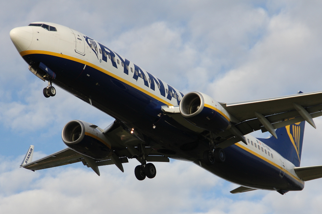 EI-EBL (cn 37529) Boeing 737-8AS