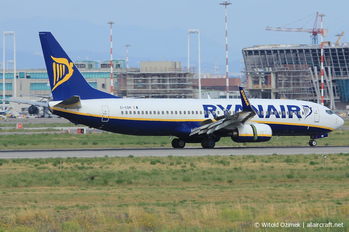 EI-EBM (35002) 2009 Boeing 737-8AS(WL)