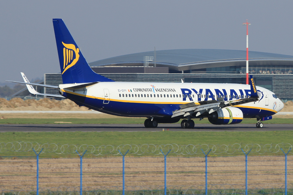 EI-DYY 837521) 2008 Boeing 737-8AS(WL)