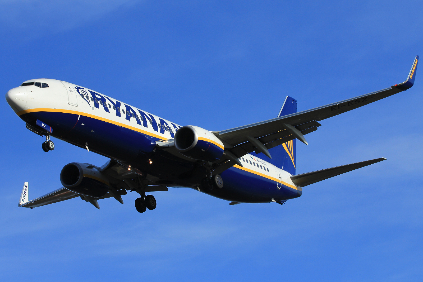 EI-ESZ (34996) 2011 Boeing 737-8AS(WL)