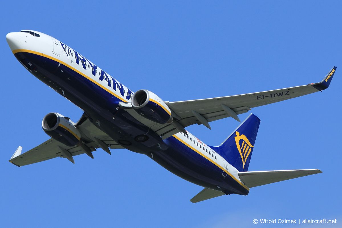 EI-DWZ (33628) 2008 Boeing 737-8AS(WL)