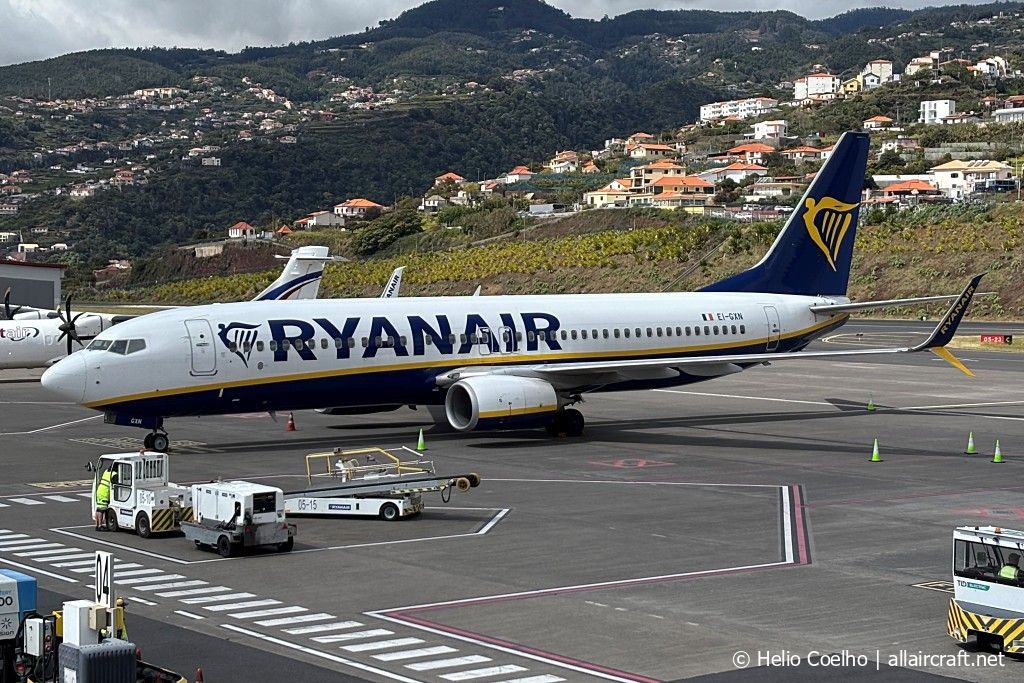 EI-GXN (44856) 2018 Boeing 737-8AS(WL)