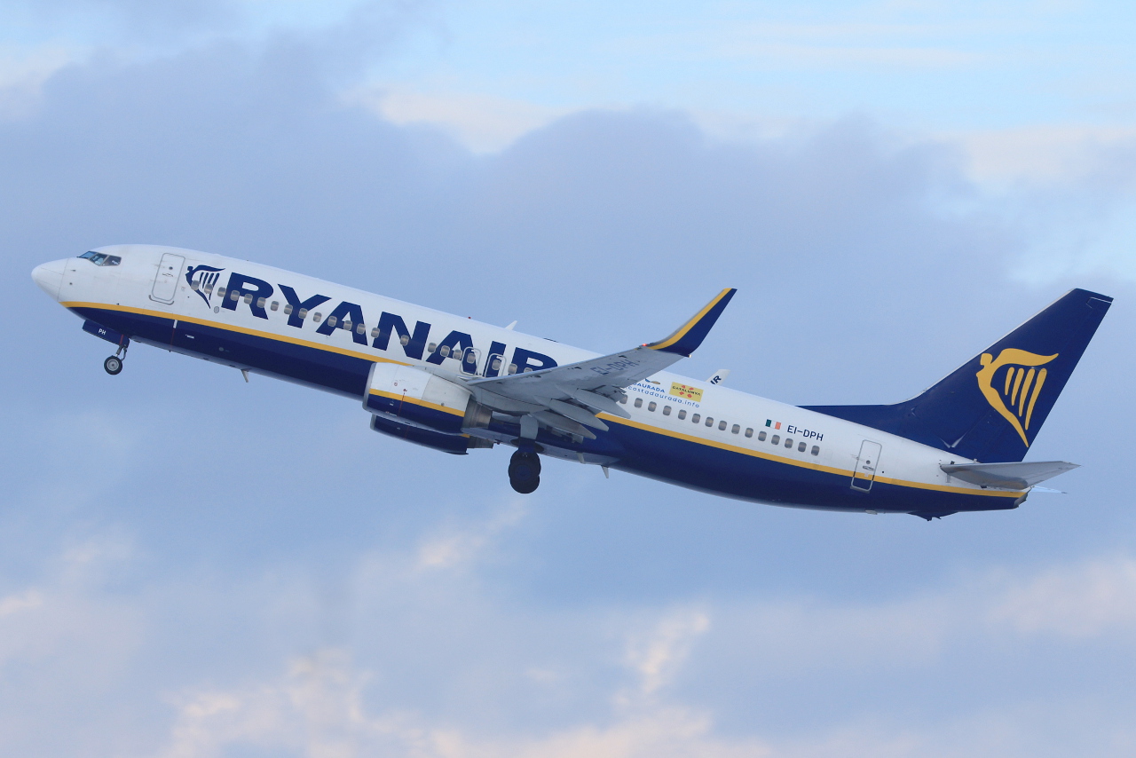 EI-DPH (33624) 2007 Boeing 737-8AS(WL)