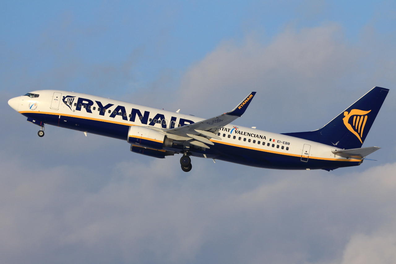 EI-EBB (37519) 2009 Boeing 737-8AS(WL)