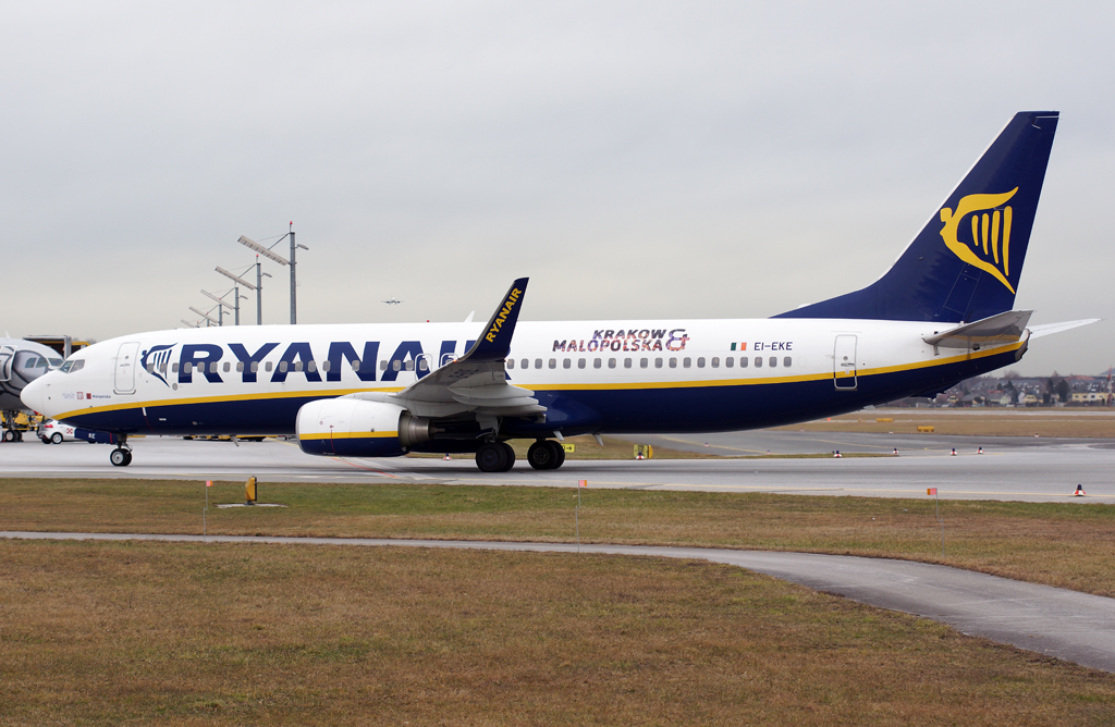 EI-EKE (35023) 2010 Boeing 737-8AS(WL)