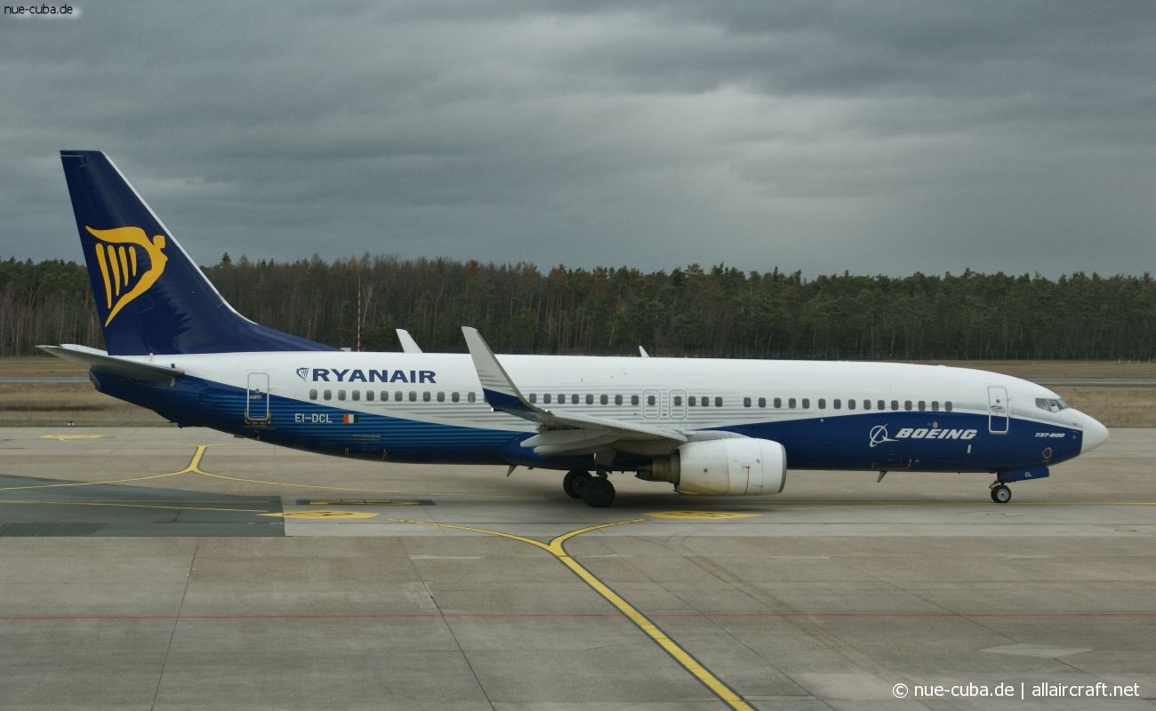 EI-DCL (33806) 2004 Boeing 737-8AS(WL)