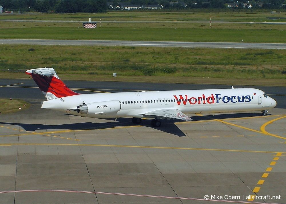TC-AKM (53185) 1994 McDonnell Douglas MD-83