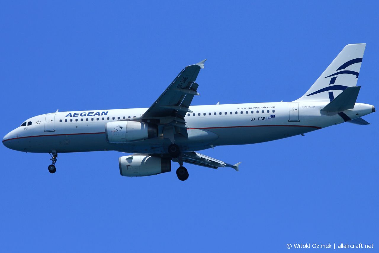 SX-DGE (3990) 2009 Airbus A320-232
