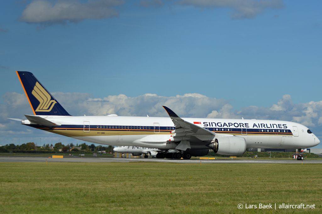 9V-SMQ (133) 2017 Airbus A350-941