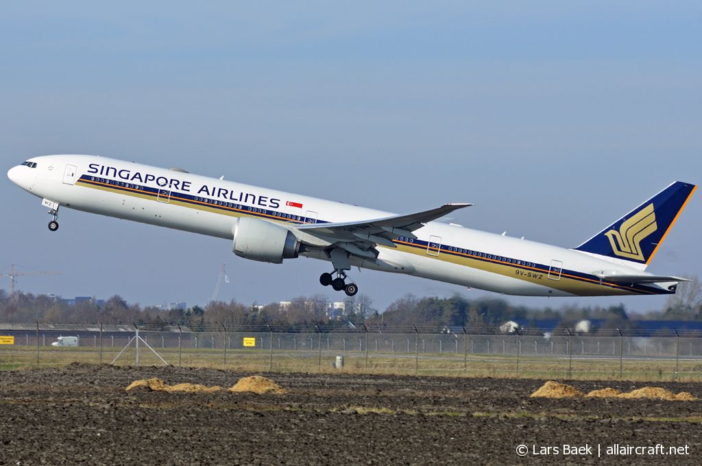 9V-SWZ (42239) 2015 Boeing 777-312(ER)