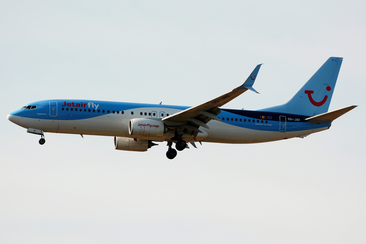 OO-JAV (40943) 2013 Boeing 737-8K5(WL)