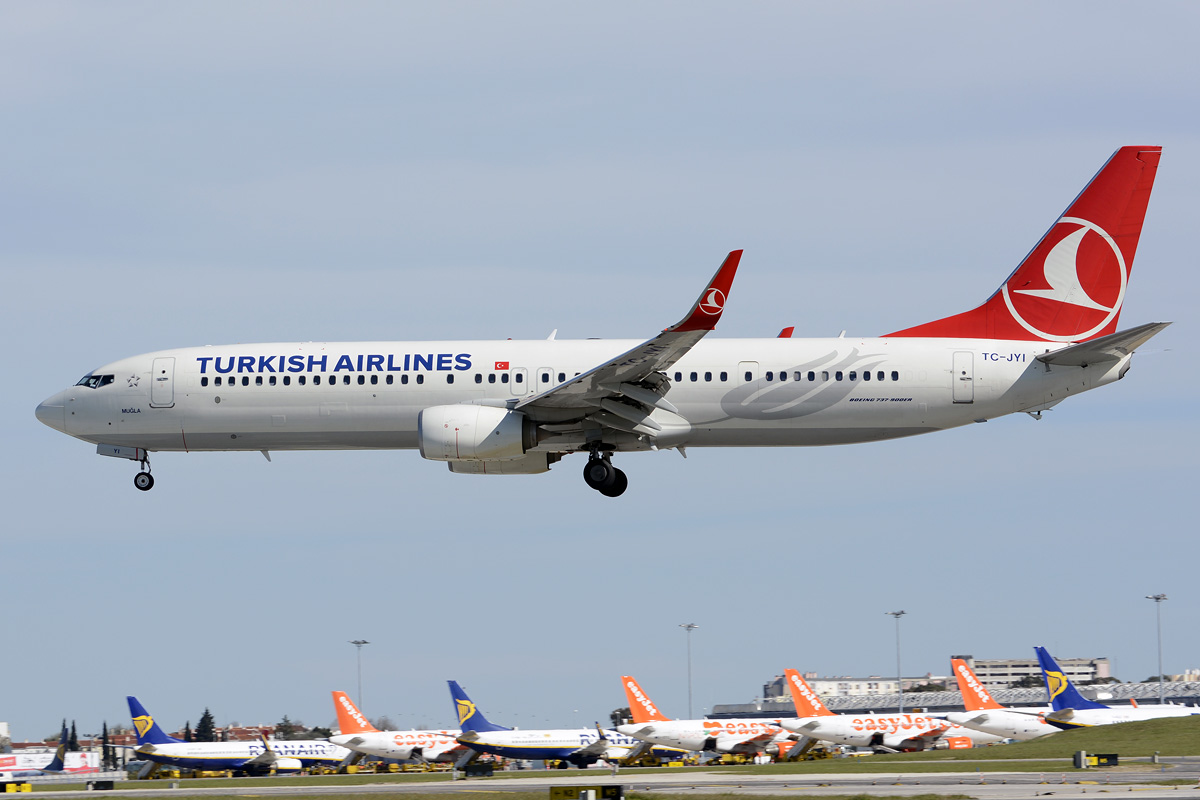 TC-JYI (40985) 2012 Boeing 737-9F2ER(WL)