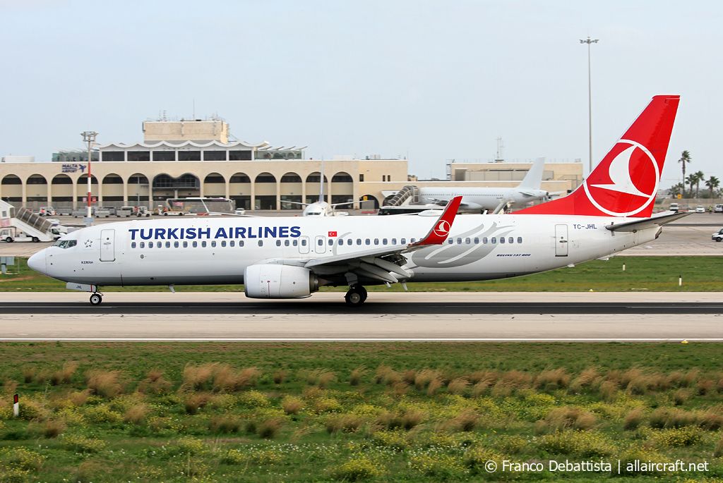 TC-JHL (40976) 2011 Boeing 737-8F2(WL)