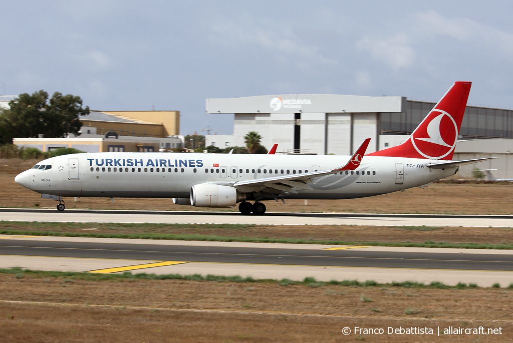 TC-JYA (40973) 2011 Boeing 737-9F2(ER)(WR)