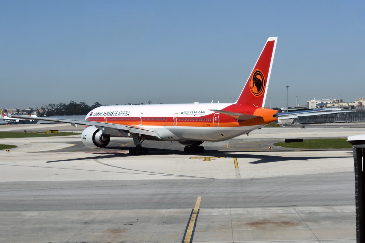 D2-TEG (40805) 2011 Boeing 777-3M2(ER)