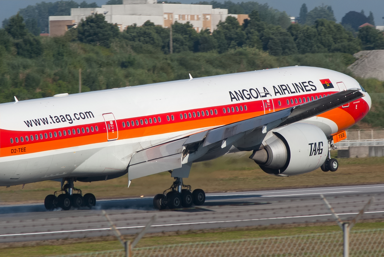 D2-TED (34565) 2006 Boeing 777-2M28(ER)