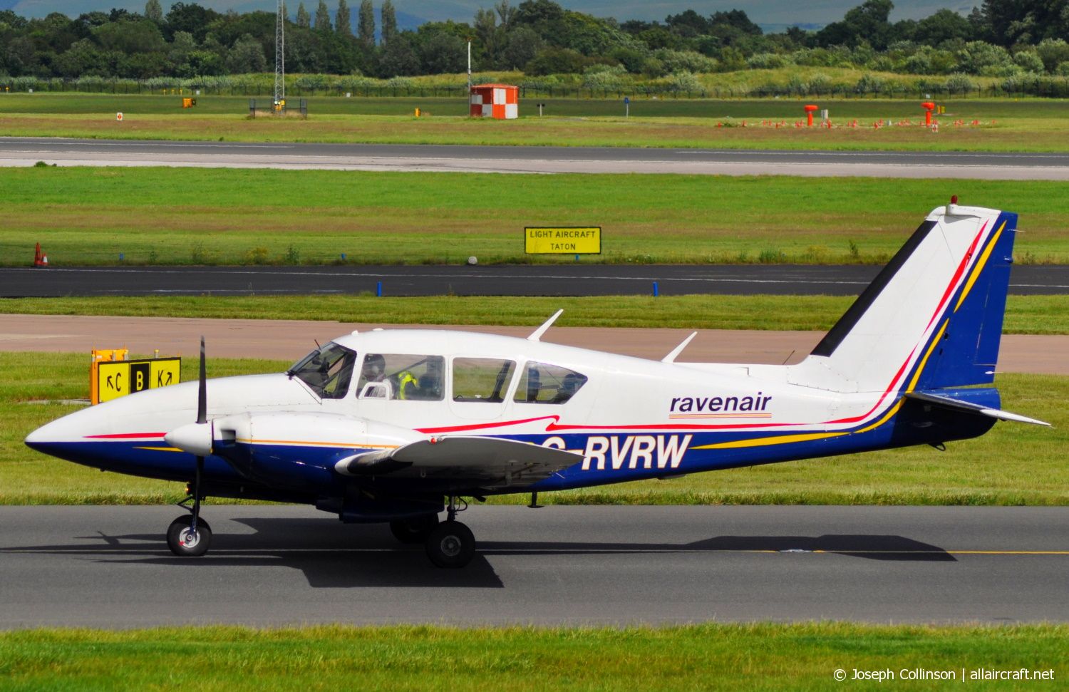 G-RVRW (27-7305045) 1973 Piper PA-23-250 Aztec E