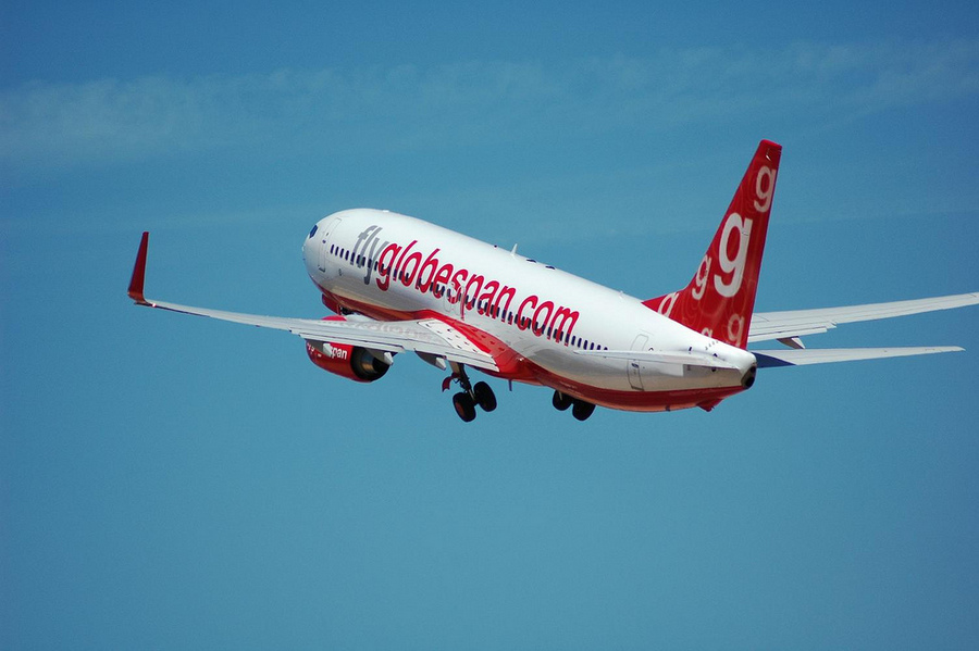 G-CDEG (33022) 2005 Boeing 737-8BK(WL)