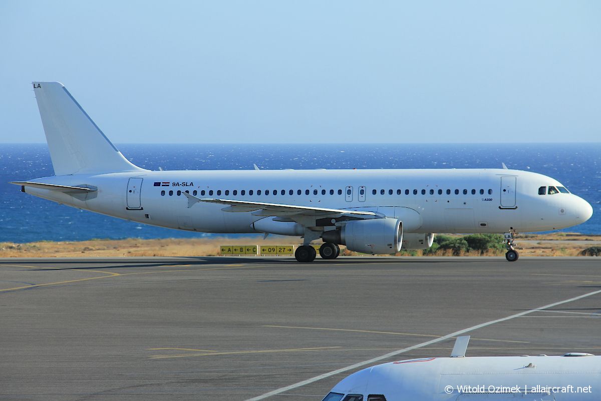9A-SLA (828) 1998 Airbus A320-214