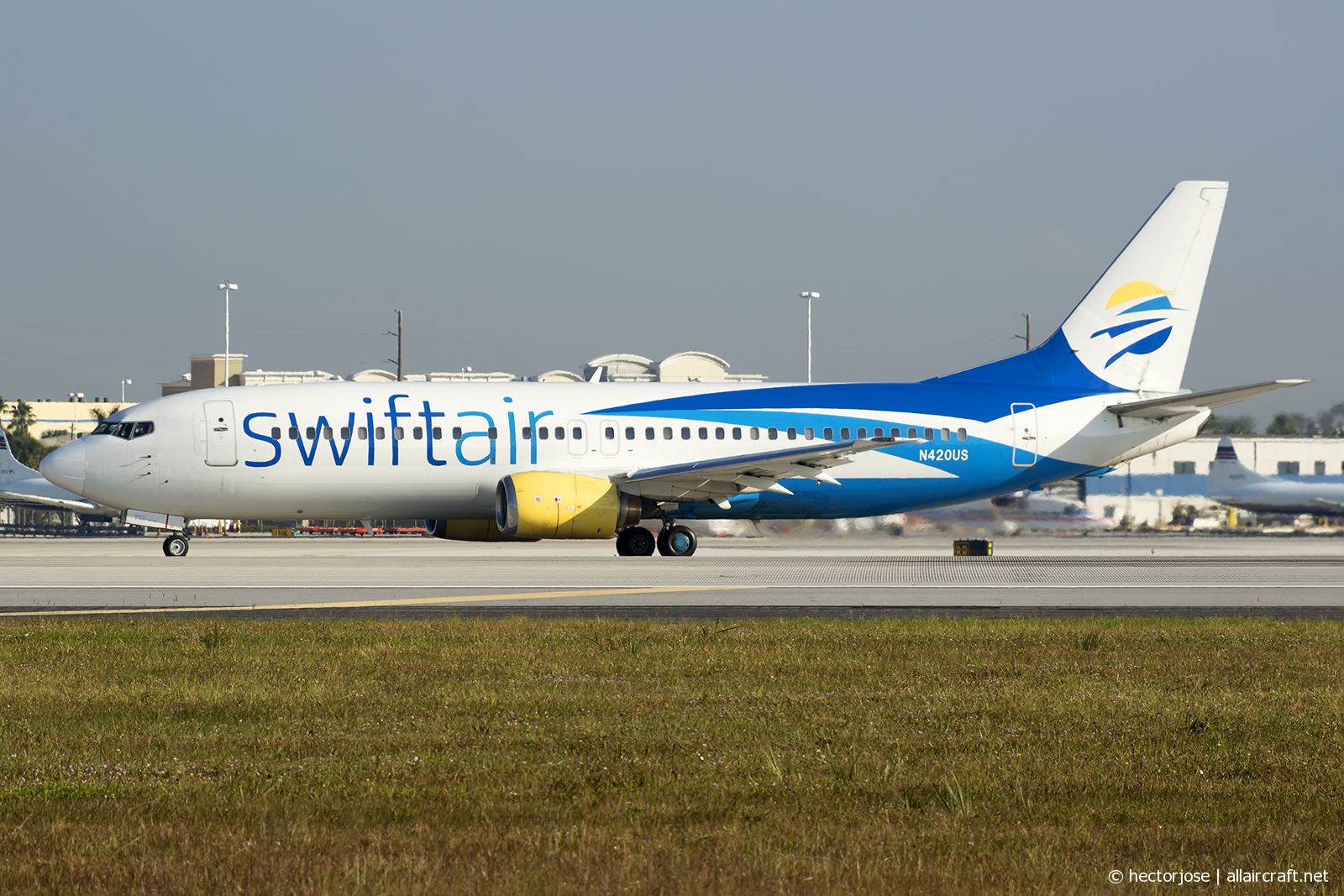 N420US (23987) 1989 Boeing 737-401