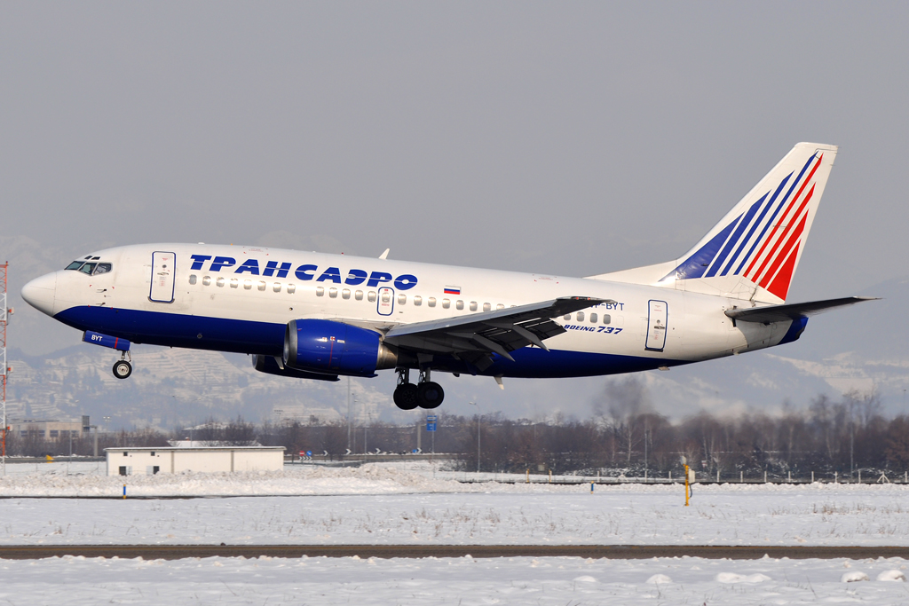 VP-BYT (28928) 1998 Boeing 737-524