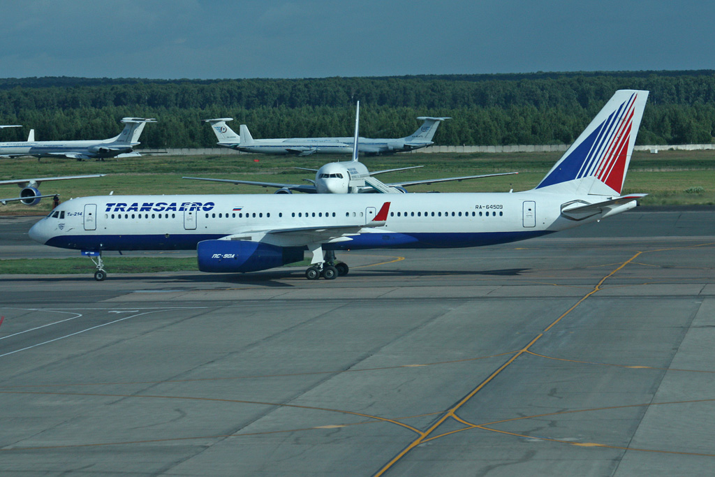 RA-64509 (42305009) Tupolev Tu-214