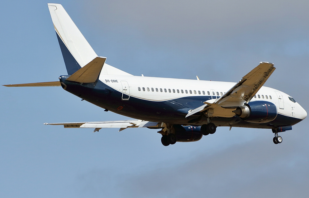 9H-OME · Boeing 737-505 · (IBZ / LEIB)