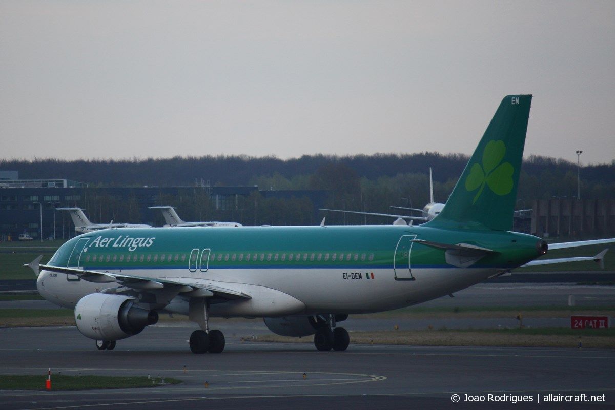 EI-DEM (2411) 2005 Airbus A320-214