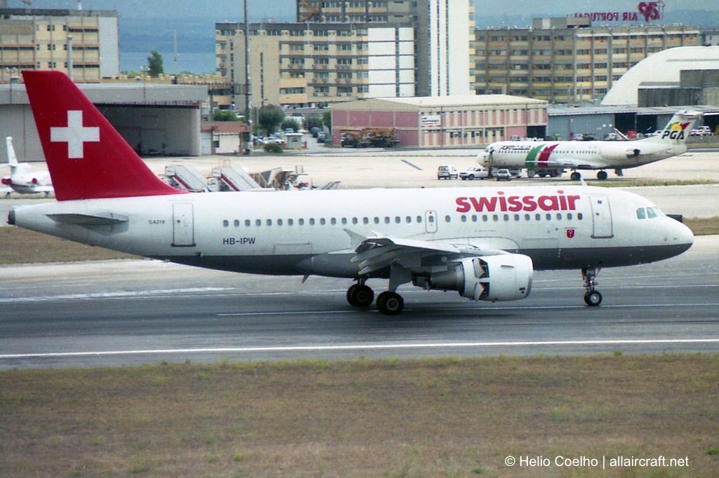 HB-IPW (588) 1996 Airbus A319-112