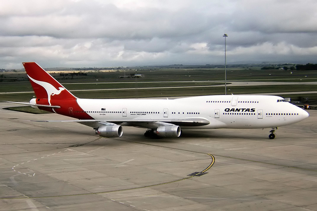 VH-EBU (23223) 1984 Boeing 747-338