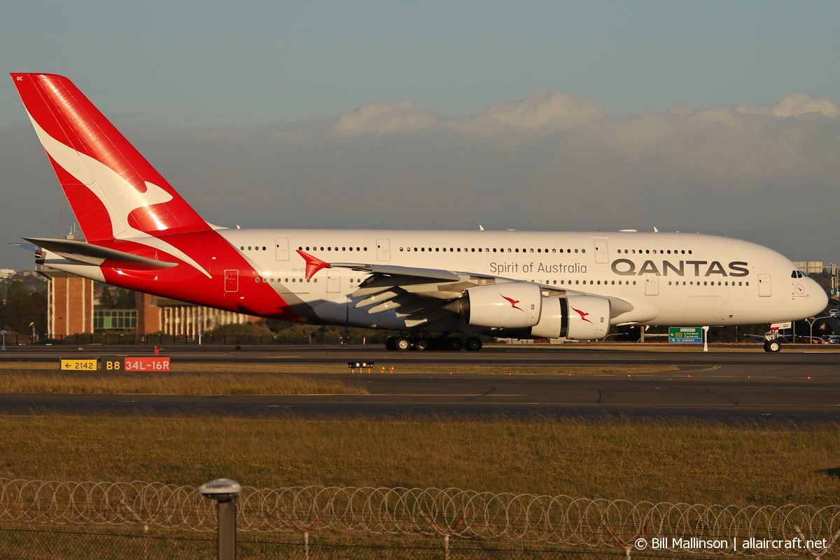 VH-OQC (022) 2008 Airbus A380-842