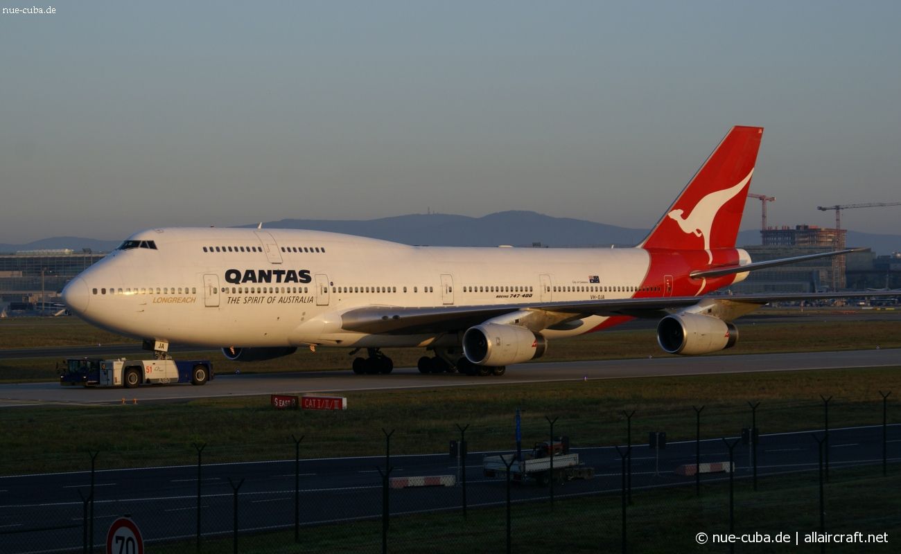 VH-OJA (24354) 1989 Boeing 747-438