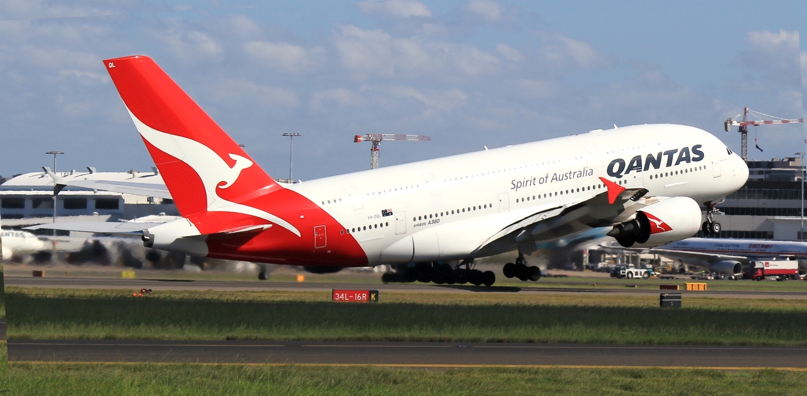 VH-OQL (074) 2011 Airbus A380-842