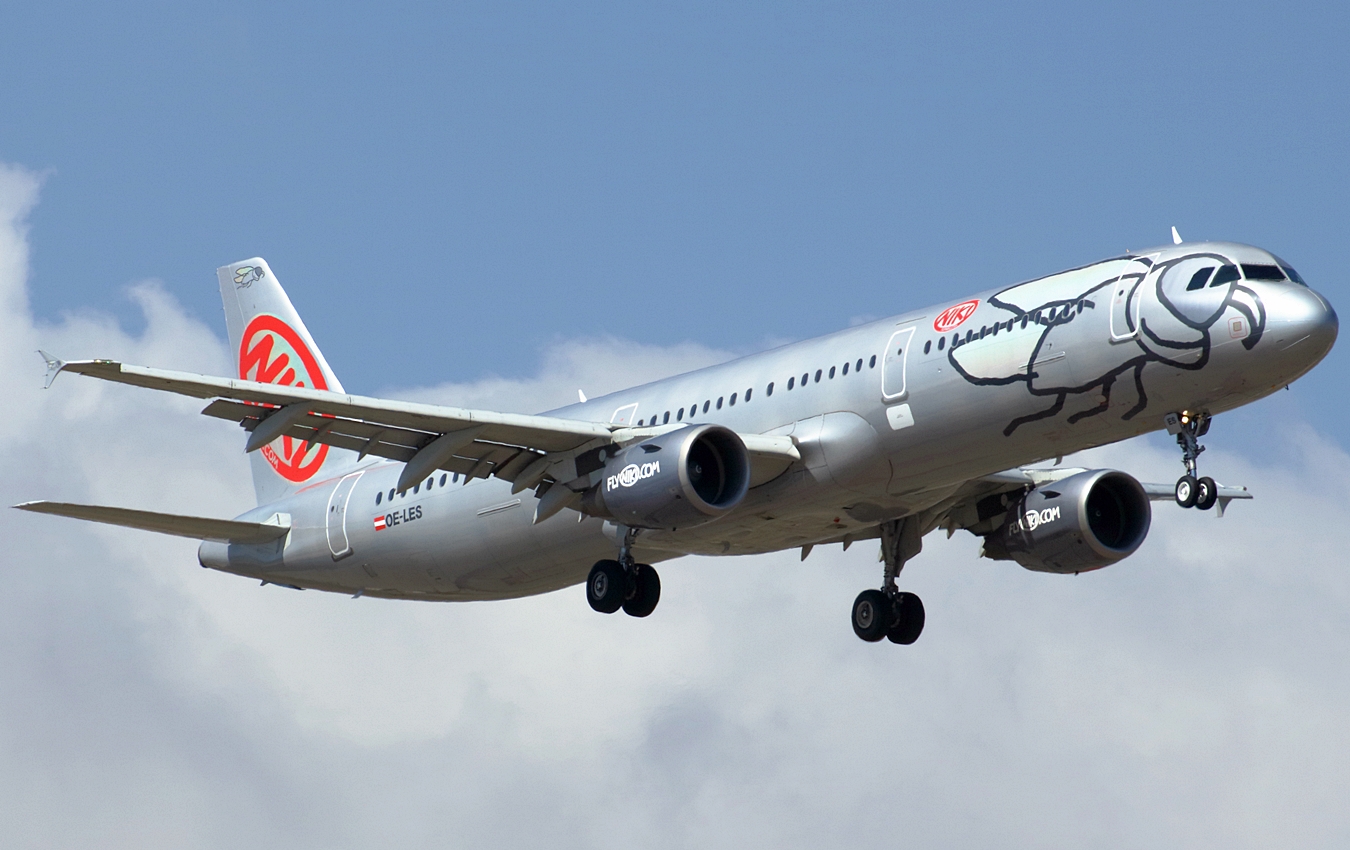 OE-LES (3504) 2008 Airbus A321-211