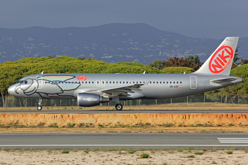 OE-LEF (4368) 2010 Airbus A320-214