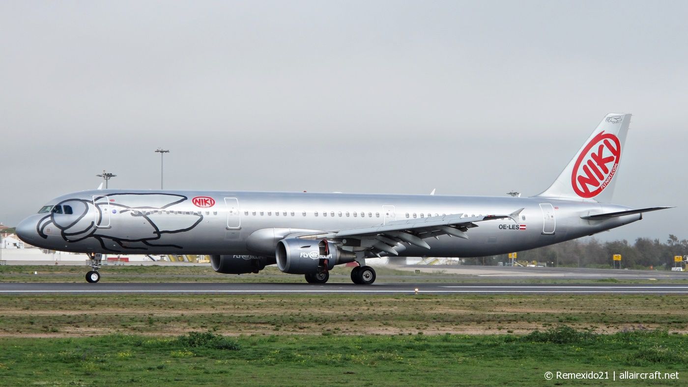 OE-LES (3504) 2008 Airbus A321-211