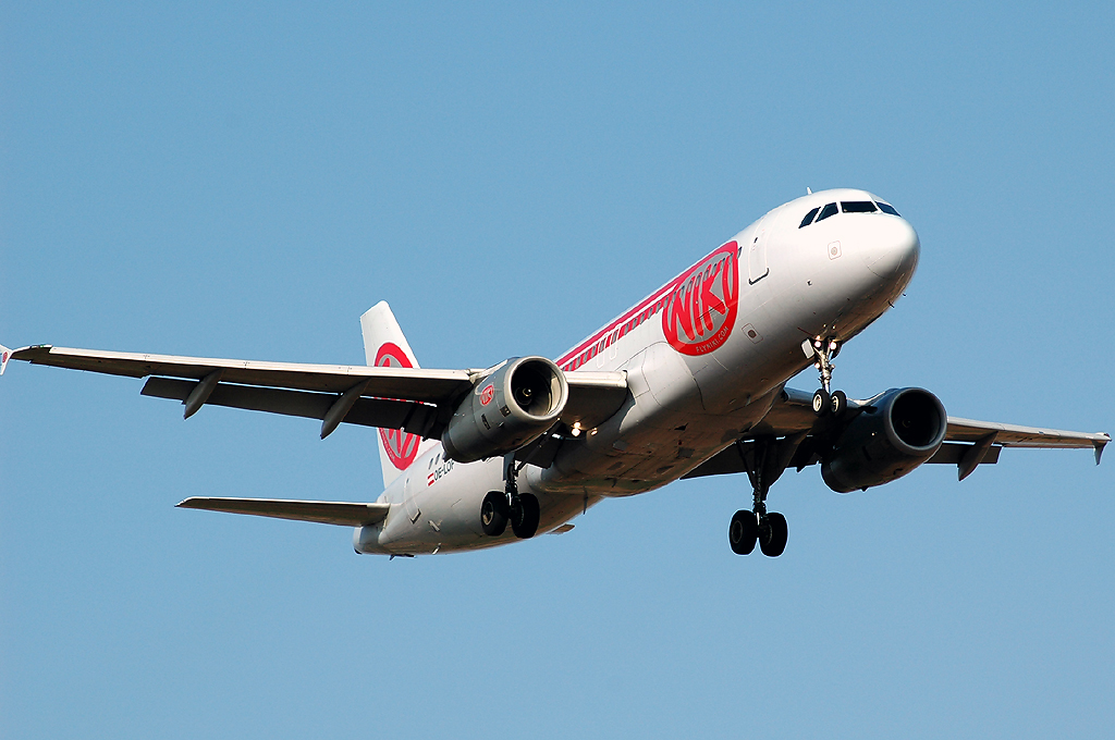 OE-LOF (667) 1997 Airbus A320-232