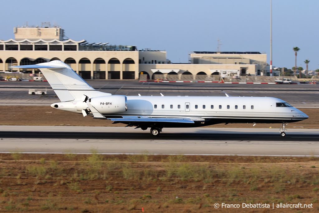 P4-BFH (9087) 2000 Bombardier BD-700-1A10 Global Express