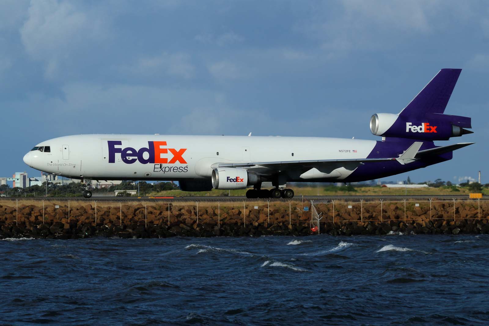 N572FE (48755) 1997 McDonnell Douglas MD-11(F)
