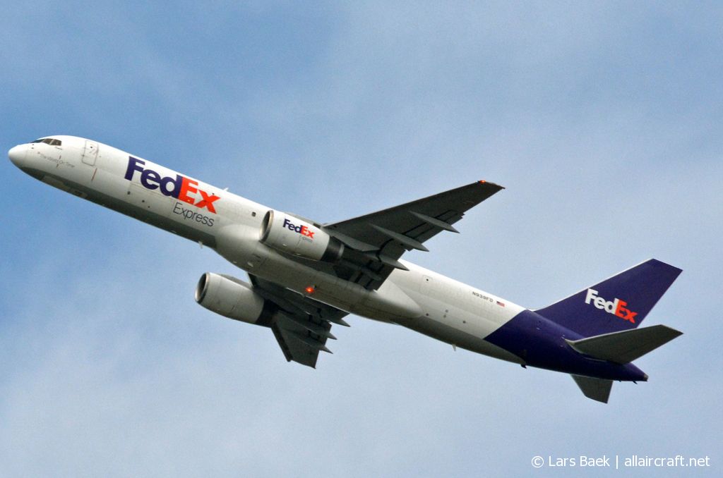 N939FD (24528) 1989 Boeing 757-23ASF
