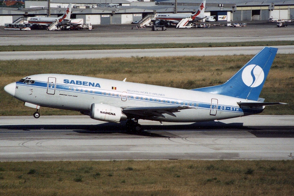 OO-SYH (25418) 1991 Boeing 737-529